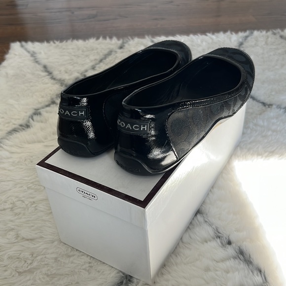 Coach black flats, size 7, gently used - Picture 4 of 7